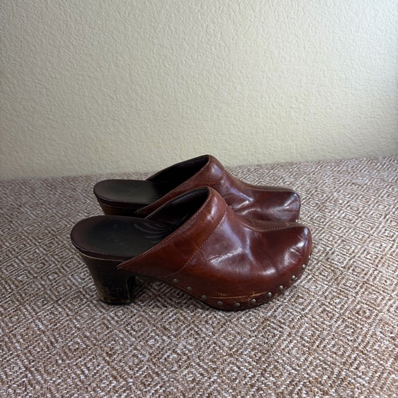 Dansko Rae Women’s Brown Leather Studded Heels Clogs Sz 38 US 7.5-8 Boho Grunge - Picture 9 of 16